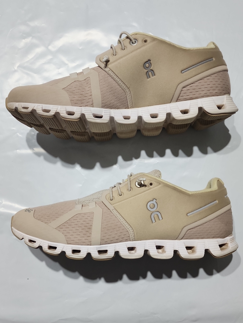 On Women's Cloud 5 Running Shoes Sneakers Haze Sand Size 9.5